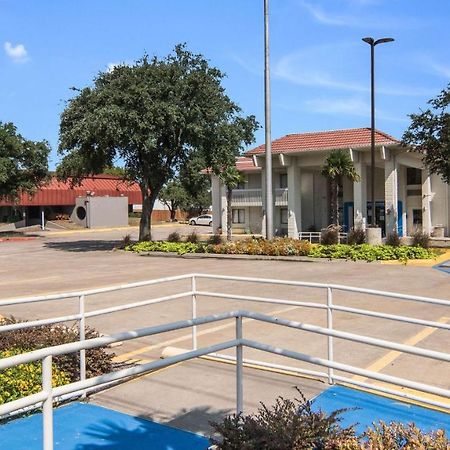 Motel 6-Addison, Tx - Dallas Luaran gambar