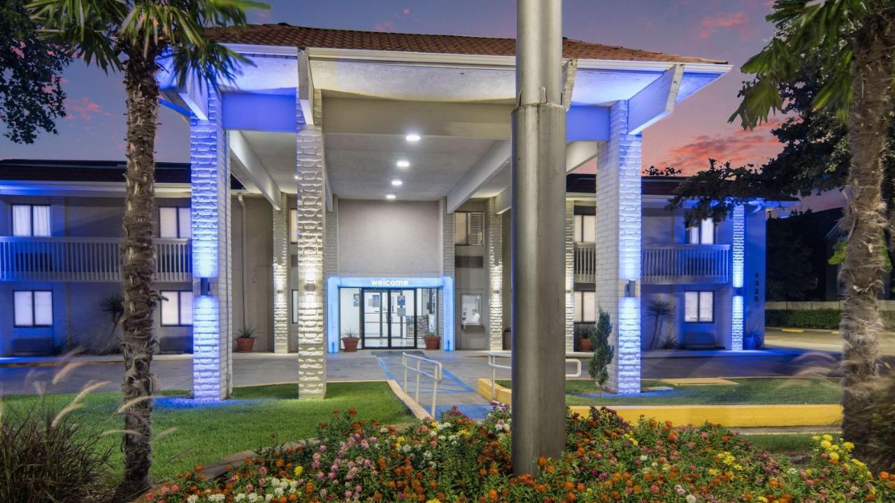 Motel 6-Addison, Tx - Dallas Luaran gambar