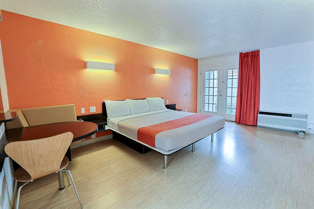Motel 6-Addison, Tx - Dallas Bilik gambar