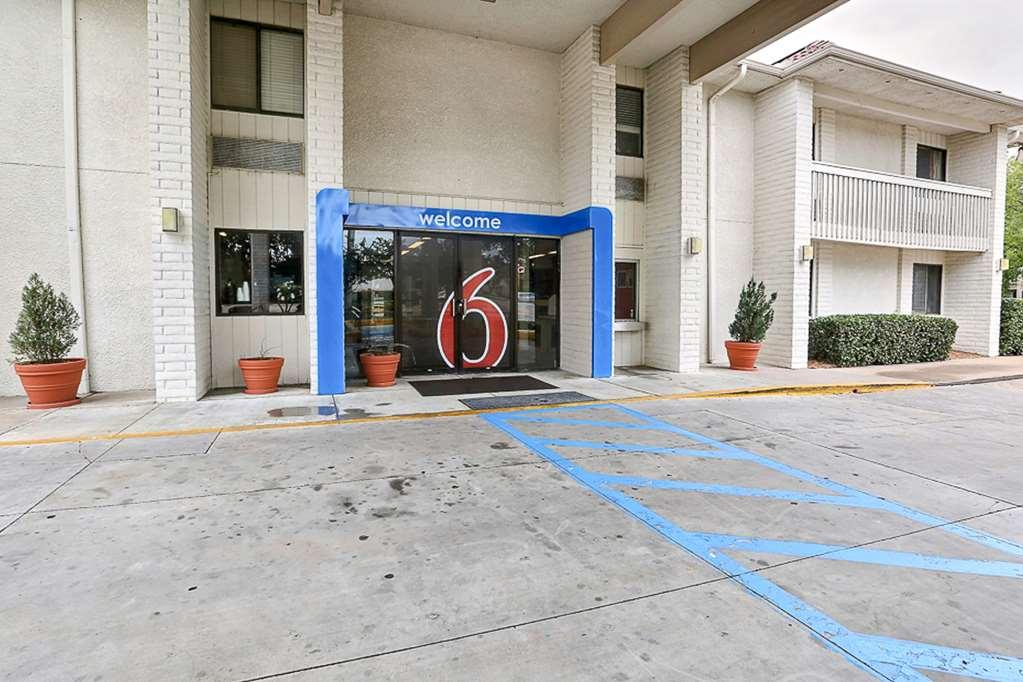 Motel 6-Addison, Tx - Dallas Luaran gambar