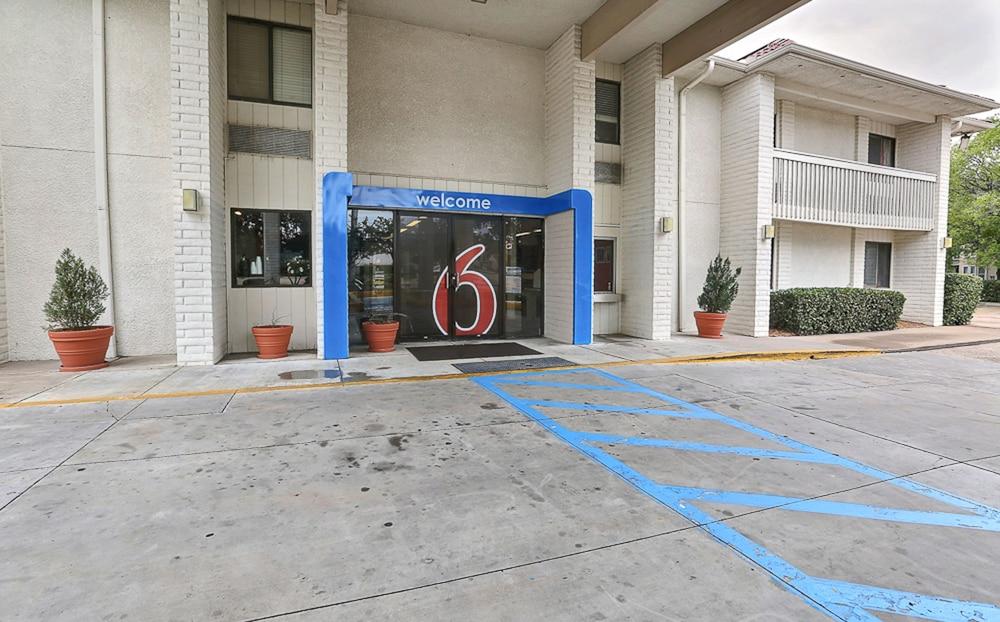 Motel 6-Addison, Tx - Dallas Luaran gambar